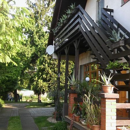 Agave Apartman Velence Exteriör bild